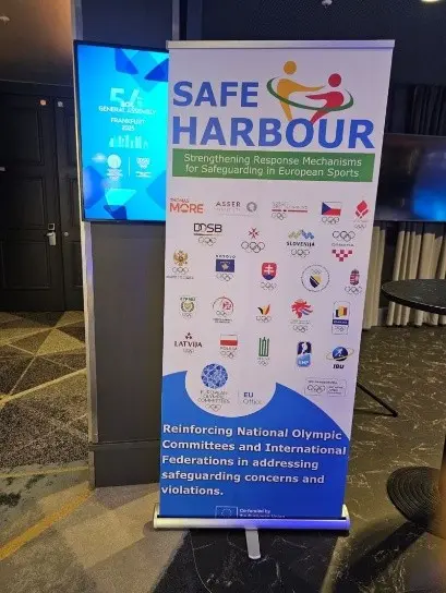 SAFE HARBOUR Roll-Up